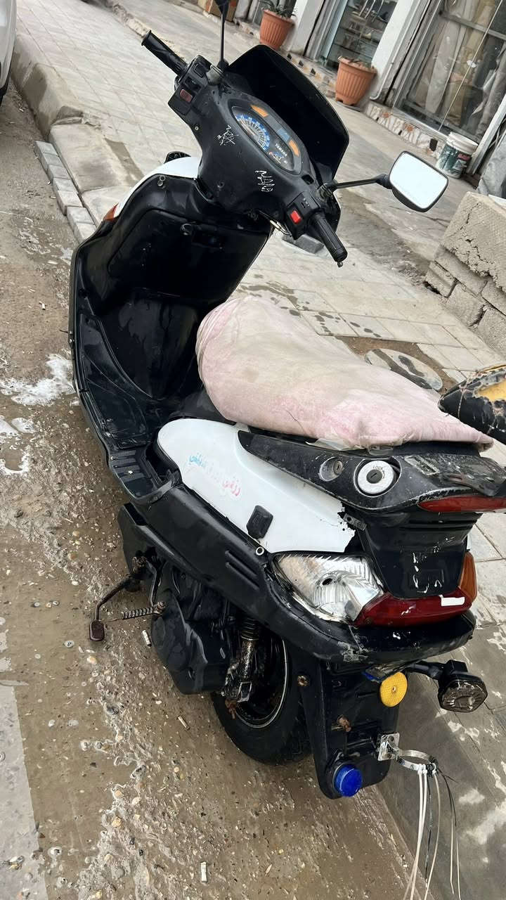 سلام عليكم دراجه للبيع كهربائيات وهندر وسلف شغالات سعر 250وبيها مجال العنوان كاطون الرحمه رقم الهاتف ***********
