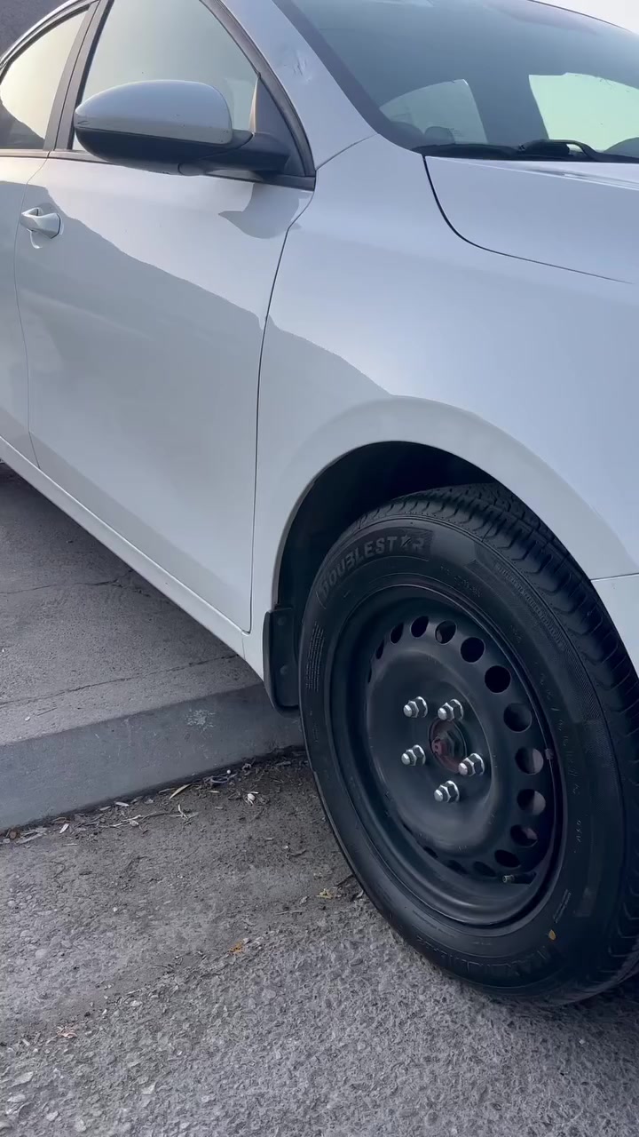 كيا سيراتو موديل ٢٠٢٢خليجي حادث باب وجاملغ تبديل بدون صبغ سعر ١٥٥وبيه مجال***********مكانه بغداد الدوره
