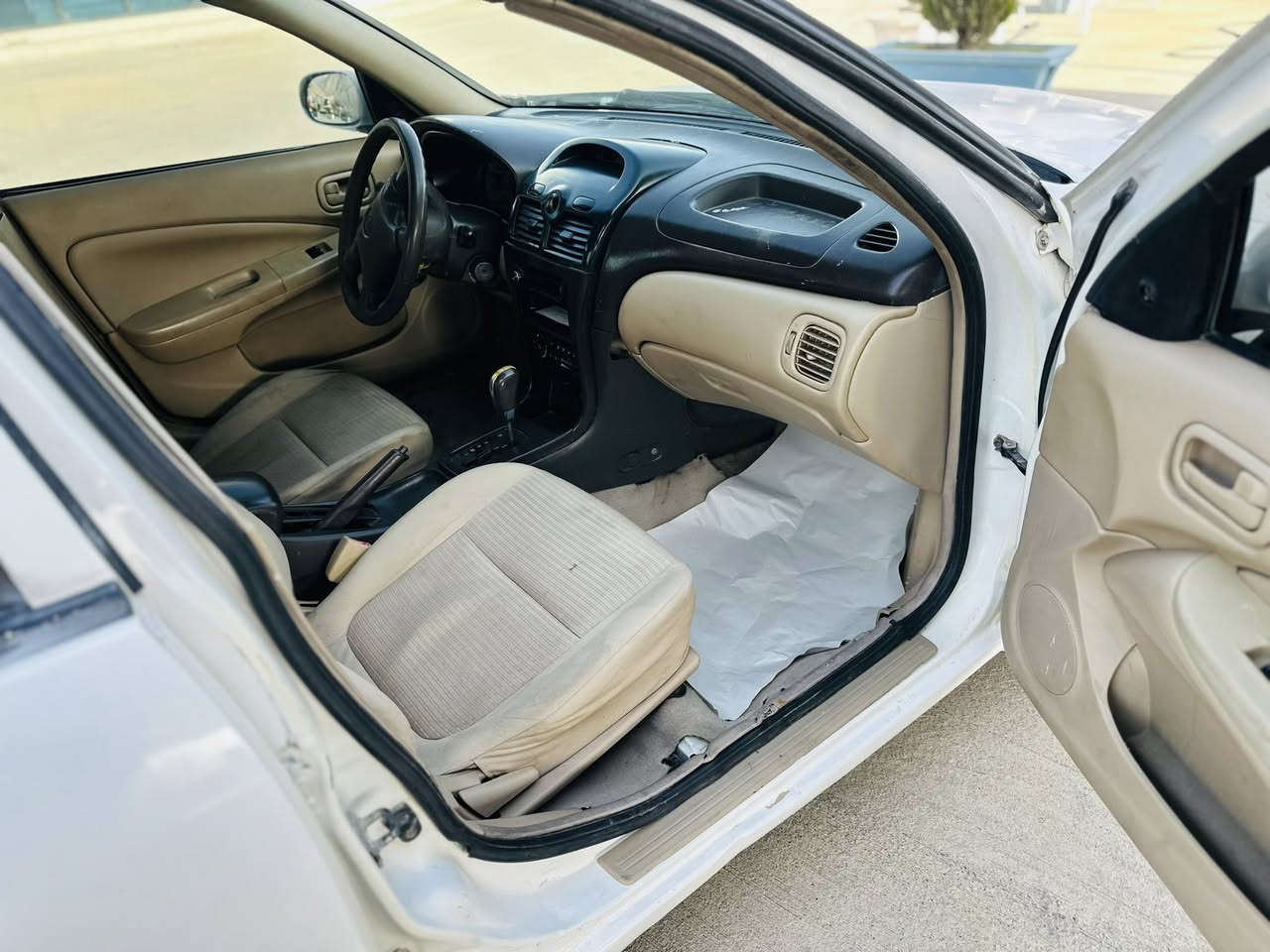 نیسان سەنی ۲٠٠۸
بڕاوە سپی 
نموونە لە جوانی 
گێڕ ئۆتۆماتیک 
دوو جام کارەبا 
گێڕ و مەکینە بەشەرت 
کارەبای بە شەرت 
سەیارەکە هی ماڵە 
مەسرەف کراو 
شوێن چوارقوڕنە__ڕانیە 
0750 112 31 21
0773 518 32 42
