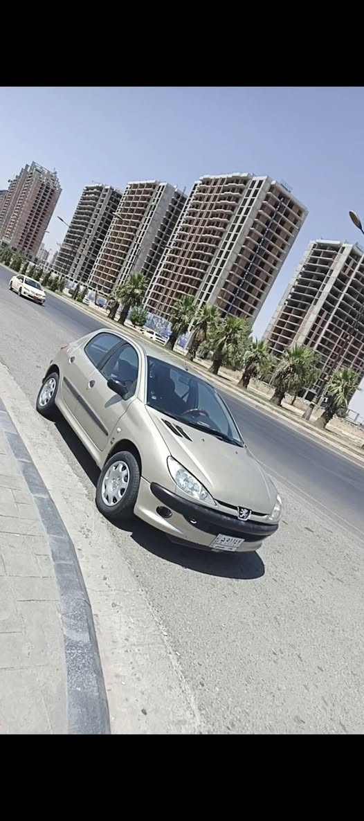 سلام عليكم بيجو 206 موديل 2009 سيارة جديده من كلشي وحلوه صدر حديد شاشه كامره بجم زنون رقم بغداد بسمي سياره جاهزه من كلشي السعر 40 بيها مجال رقم تلفوه ‏‪***********‬‏
