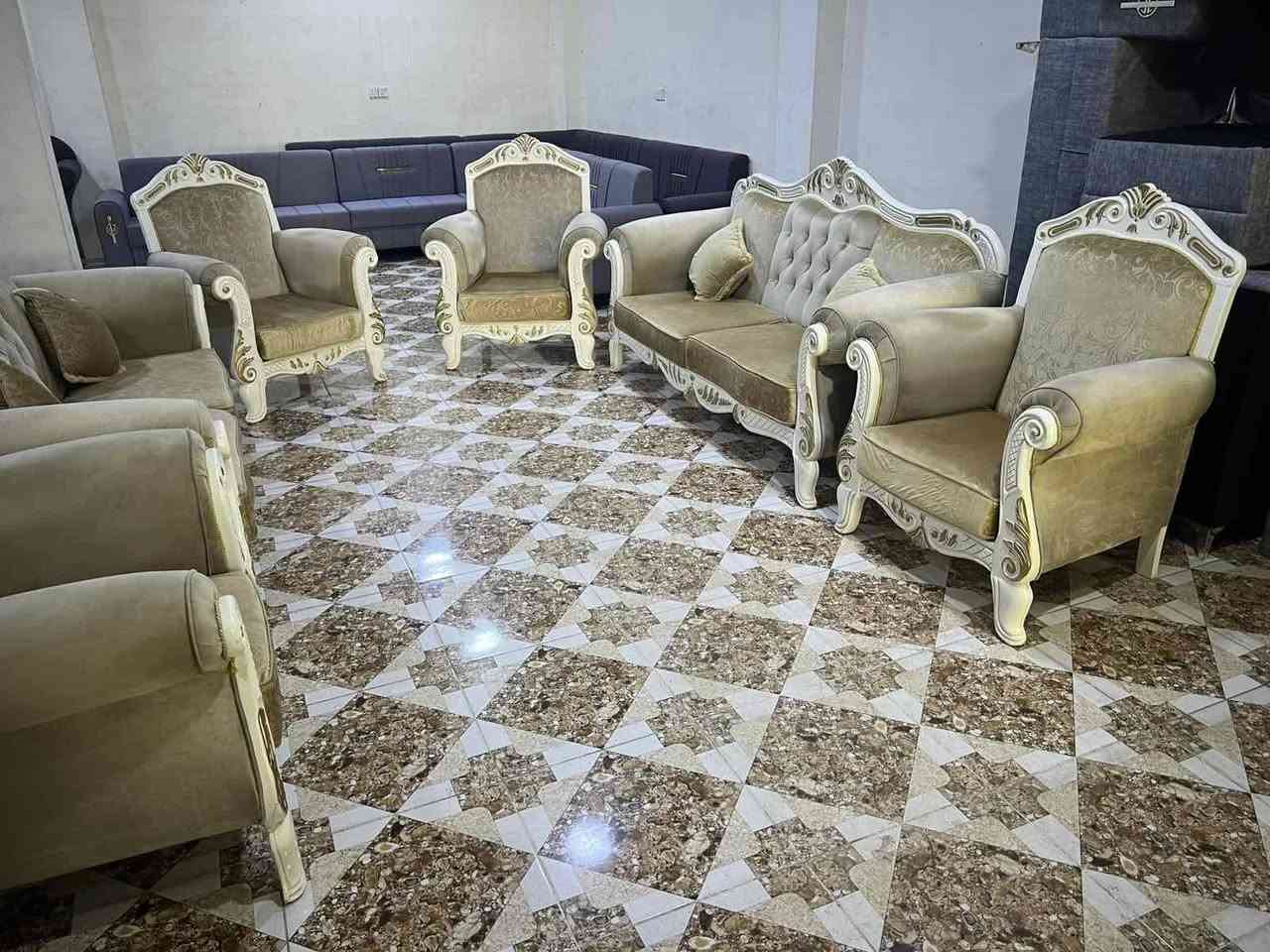سلاو
هاتينةوة خزمةتان بة شتي نمونة
ئةم كلاسيكة تايبةتة بؤ فروشتن
زور باكة بيعةيبة تابليي جوانونايابة
توركيية
بةلوكي ماوة
١٠ نةفةريية
***********
