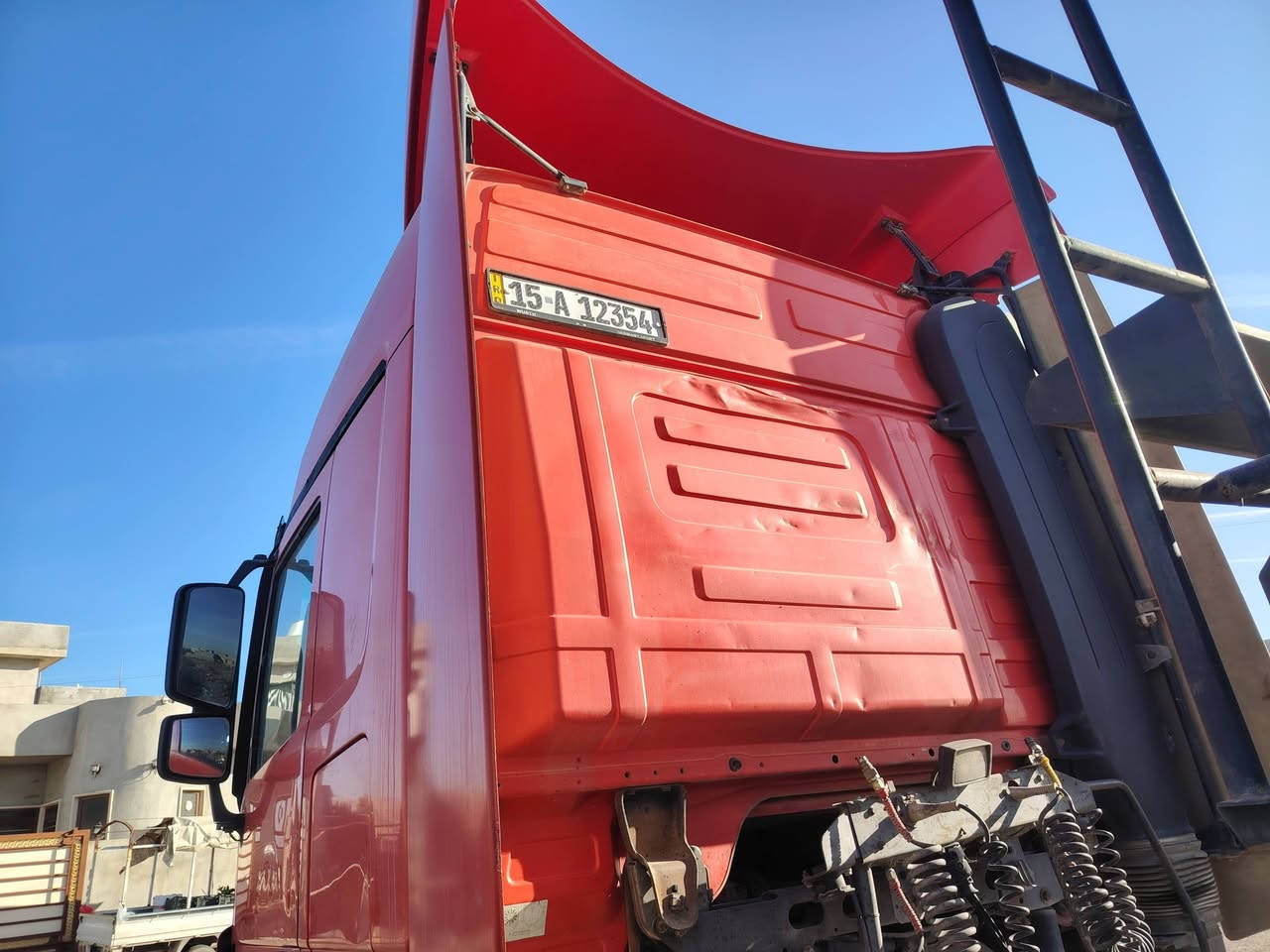 راس تريلة اكتروز نساف ٢٠٠٥ مكفول رقم انبار بسمي شرط التحويل ***********
