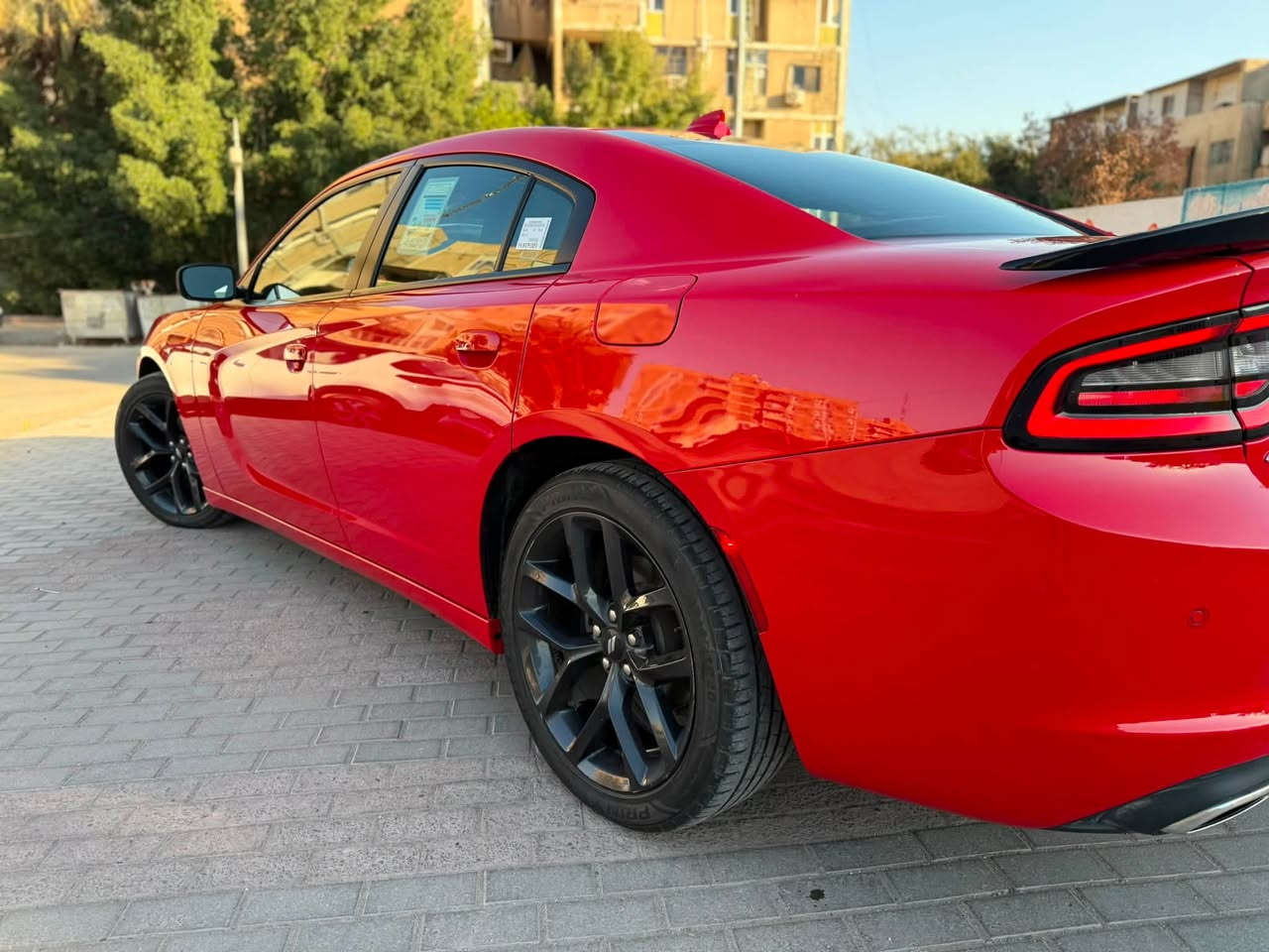 سلام عليكم

دوج جارجر الاصدار الاخير لون مميز 2023 اصل  وارد امريكي كفالة عامة 

‏2023 Dodge Charger (Latest call)

موصفات sxt 

شاشة كبيرة انفكيشين 

كامرة خلفيه 

تحكمات سيترن كامله 

مانع انزلاق 

تويل 

ويلات GT قياس 20

محرك 3600cc

وباقي موصفات الجارجر المفروفه 

بااسمي اني مستورده شهر 8/2025 

رقم بغداد بااسمي 

ماشيه 90

سياره استعمال شخصي 

بدون اي نقص جديده جداً 

مكان سياره بغداد 

الي يدور سياره جديده مال جناي 

للتفاصيل اكثر 

***********
