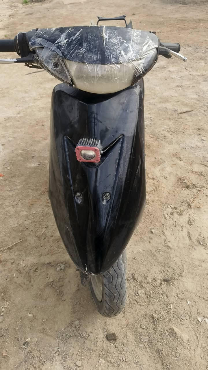 سلام عليكم
دراجة للبيع توه مجفته تجفيت اصلي شغالة من طول للطول السعر 200 وبيه مجال حك الجيه مكاني قرنه

رقمي ***********
