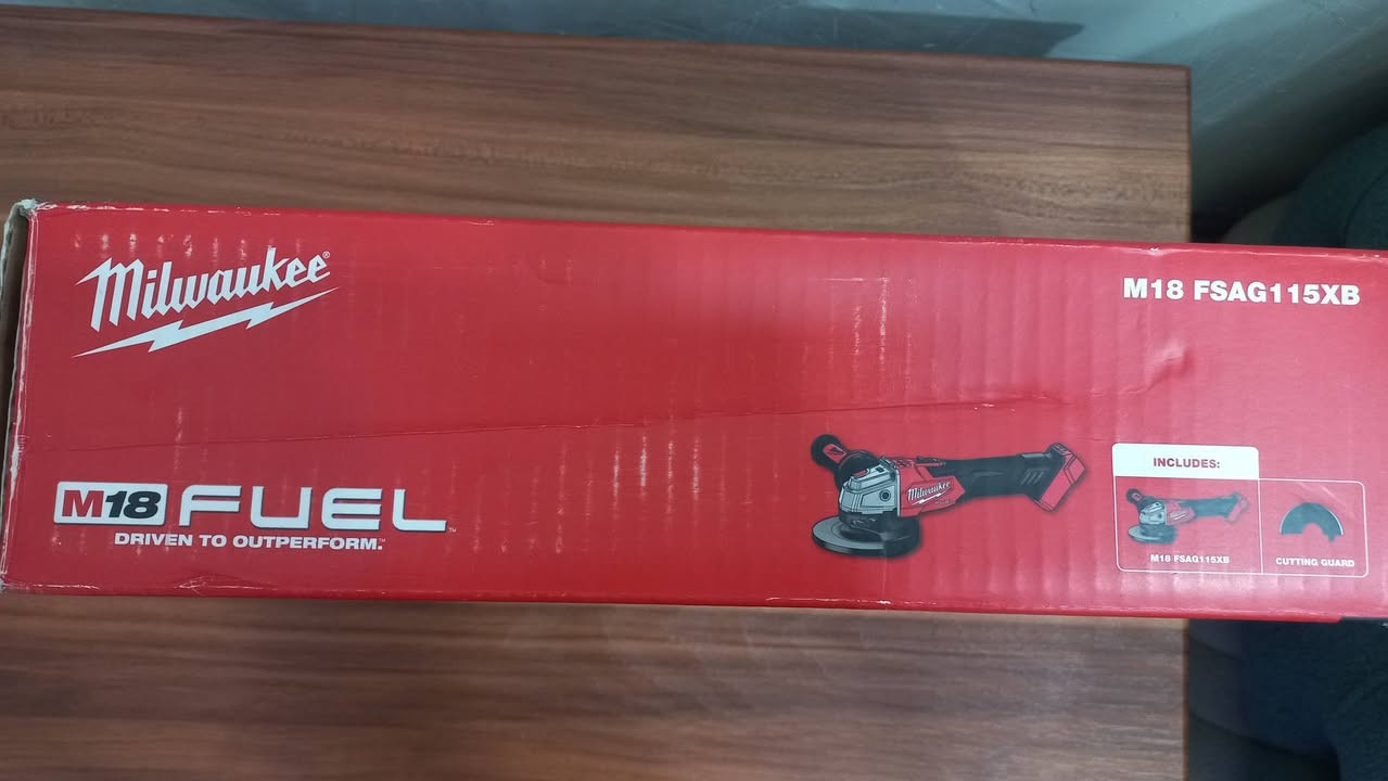 البيع جديد لوك فارغ  سعره  210. الف رقم بي واتساب   ***********
