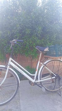 بسكليت • دراجة