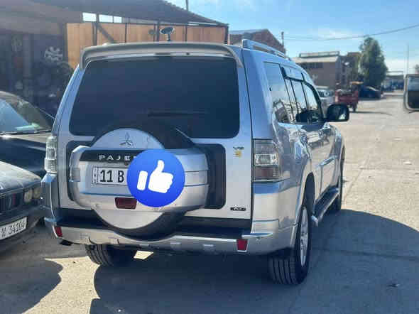 السلام عليكم 
باجيرو 

(حبتور GLS )

مديل 2008

رقم بغداد تحويل مباشر 

فول مواصفات 

تحكم ستيرن جهتين 

كروز سرعه

ثلاجة 

دمام خلفي 

كشنات جلد والكشنات كهرباء 

داخل بيجي 

مكينة 6 سلندر حجم 3000

فور ويل 4x4

دبل كير 

شاشة 

كامره 

سستم سماعات دمام 

لايت زنون 

لد امامي 

زراك لايت 

ويل كب كروم 

مري شفط كهرباء 

حساسات 

السيارة ماشية 110 كيلو 

السيارة جاهزة 

فقط دعاميات صبغ 

السعر 135 

العنوان الانبار عانه 

***********
