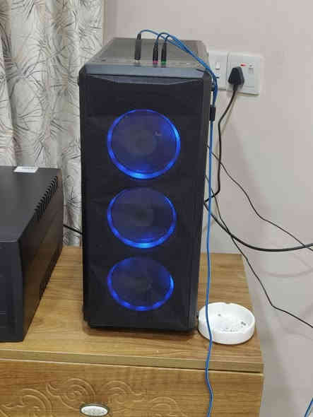 السلام عليكم
تجميعة GAMING

CPU:/AMD RYZEN™ 5 3600 6-CORE, 12-THREAD
MB:/ MSI B450 PRO MAX
GPU:/ AMD RADEON® RX 580 8GB 
RAM:/ 2*8 16GB 3200MHZ T.FORCE
PUS:/ 650W MASS +80 BRONZE
SSD:/ 1T KINGSTON
CASE:/REDRAGON 4FAN 3FAN RGB  

+ شاشة شبه متكاملة

  MASS { MG244 }
 ASPECT RATIO { 16:9 }
 SIZE { 24 } { FHD }
 { 1920x1080 } 
 { IPS } { FLAT }
 { 144HZ } { 1MS }

+ UPS OFFLINE 2000VA

+ كيبورد ماوس سماعات 

+ يعني شد والعب والباكيتات اغلبهم موجودات والاسلاك كاملة تونس 

السعر الكامل

{670  الف }

مكاني بغداد الاعظمية
توصيل بغداد [ 5 ]
محافظات [ 7 ]
***********
