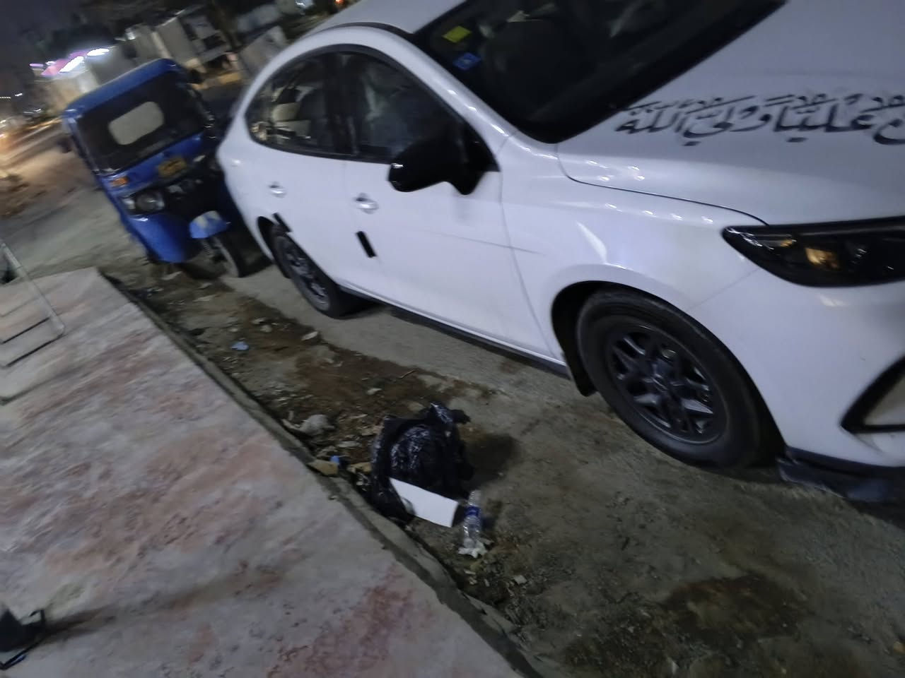 عليكم شباب بيوايدي صيل فايف لسياره نضيفه كلش بيهه طخه بل جاملغ مال لسايق زغيره مواصفات معروفه تشغيل عن بعد حساسات كامره خلفيه مثبت سرعه ثلاث انضمه قياده مبرمجه عربي داخل ابيض وبعد بيهه مواصفات مكاني بغداد بلديات سعر 19500 ***********

