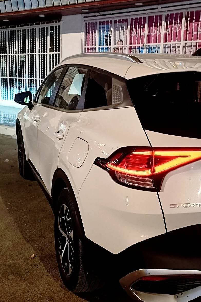 #سبورتج  هايبرد|KIA Sportage
- موديل 2023  
مرقم بغداد شبه مميز 57155
  مواصفات 
فور ويل  4x4
 محرك 1.6 لتر توربو هايبرد بقوه240 حصان (اقوى من جميع اصدارات سبورج واكثرهن اقتصاديه وعمليه)
 ‏تمشي بتفويله وحده 950km
 ‏#العداد 45 الف mi 
 ‏#حادث_السيارة بنيد وجاملغ
صبغ بنيد بدون اي تبديل 
ليبل واحد
 ‏#اللوحات بغداد شبه مميزة
 ‏#اللون ابيض
كير ماوس اوتيماتك 8 سرعات
تشغيل ذكي ( بصمة ) ,تشغيل عن بعد
شاشة Apple CarPlay, android auto 
تحكم ستيرين كامل مع تدفئه 
هاند بريك كهرباء
 شاشة كبيرة ( GPS )
 رادارات 360 
حساس خلفي
 
شاحن وايرليس
كرسي كهرباء 
تدفئة المقاعد الامامية
تدفئه مقود 
صندوق كهرباء
 هاند بريك كهرباء 
 مانع انزلاق 
 اوتو هولد ( AUTO HOLD )
 مساعد نزول المنحدرات 
 سستم صوت مميز
 ‏انظمه قيادة متعدده
 ‏نظام قيادة ذاتي
 ‏كشنات جلد فاخر طبيعي
 ‏منافذ USB +أواكس
للستفسار ***********
