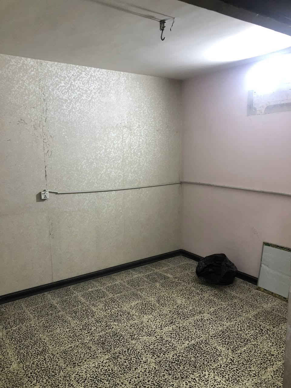 دار حديث  مساحة كبيره للإيجار يحتوي على اربع غرف نوم واستقبال كبير مع خدمات فوك وجوه 
الموقع :الشعب/العقاري
السعر:650 الف نهائي
للاستفسار:***********مكتب الظلال للعقار
