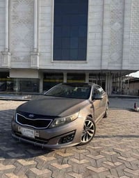 السياره بيها بدايه تبخير بس ما مأثر عليها لا بل مشي ولا دخانه من الصال...