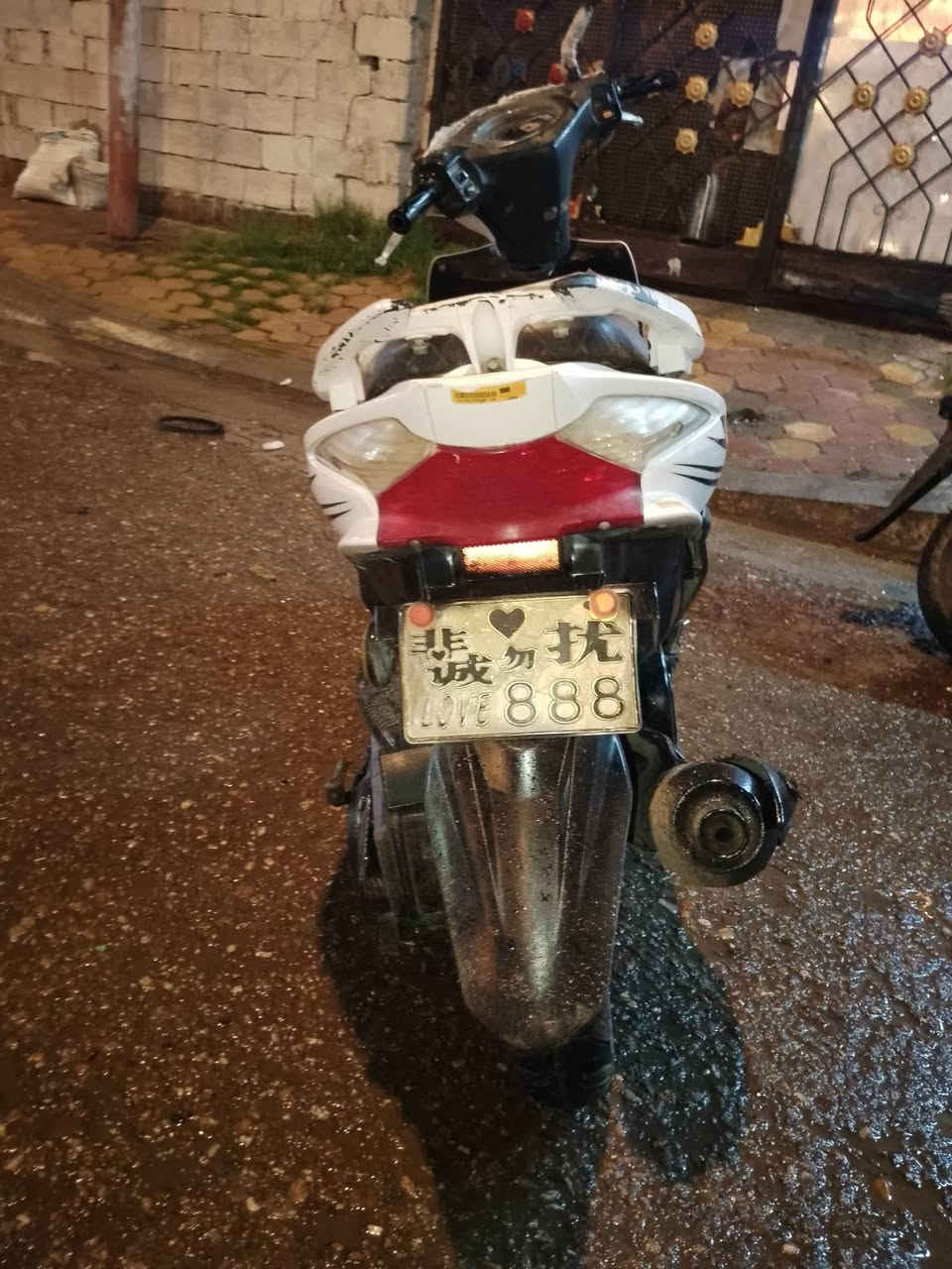 بسم الله للبيع ادرس محرك حيل حلو لا تنقيص ولا تبخير كشره حلو مثل مشوف بس يرادله دشبول سعر 250 وبيه مجال بسيط العنوان الرمادي الورار رقم الهاتف *********** شباب الي يريده يتصل
