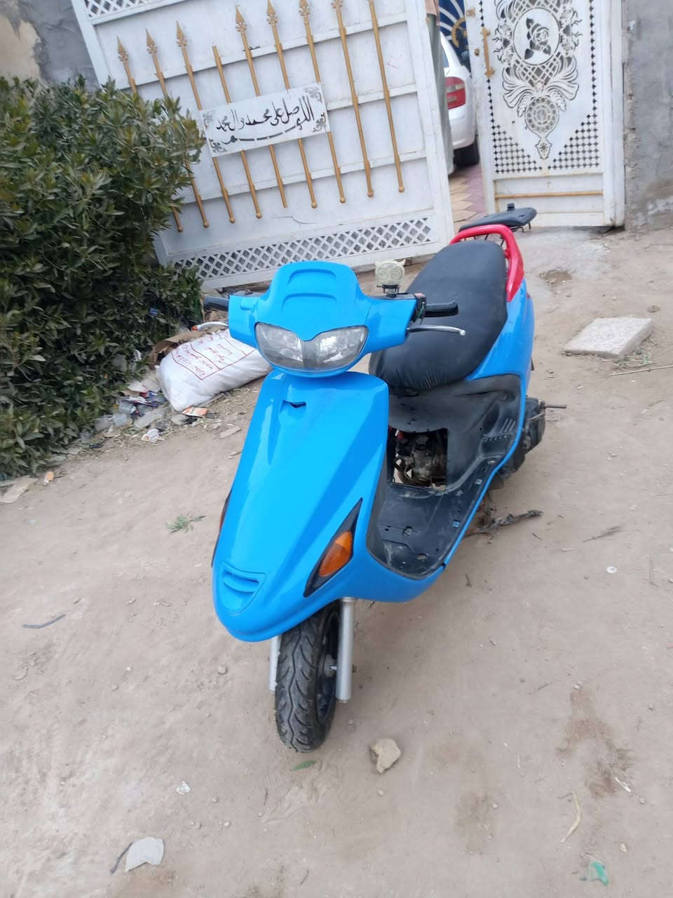 السلام عليكم دراجة فراشة فحل دراجة نضيفة كفرات جدد كهربائيات شغالة مكينه فقط ولفات مفتوحة دراجة جاهزة من كلشي محرك كهربائيات كلة جاهز عوزه فقط كابريتة للعلم حالياً شغالة وطبيعي بس من تريد تشغل تأخر بالتشغيل
*********** للاستفسار 
السعر 300 وبيهة مجال للشراي عنواني الحمزة الشرقي
