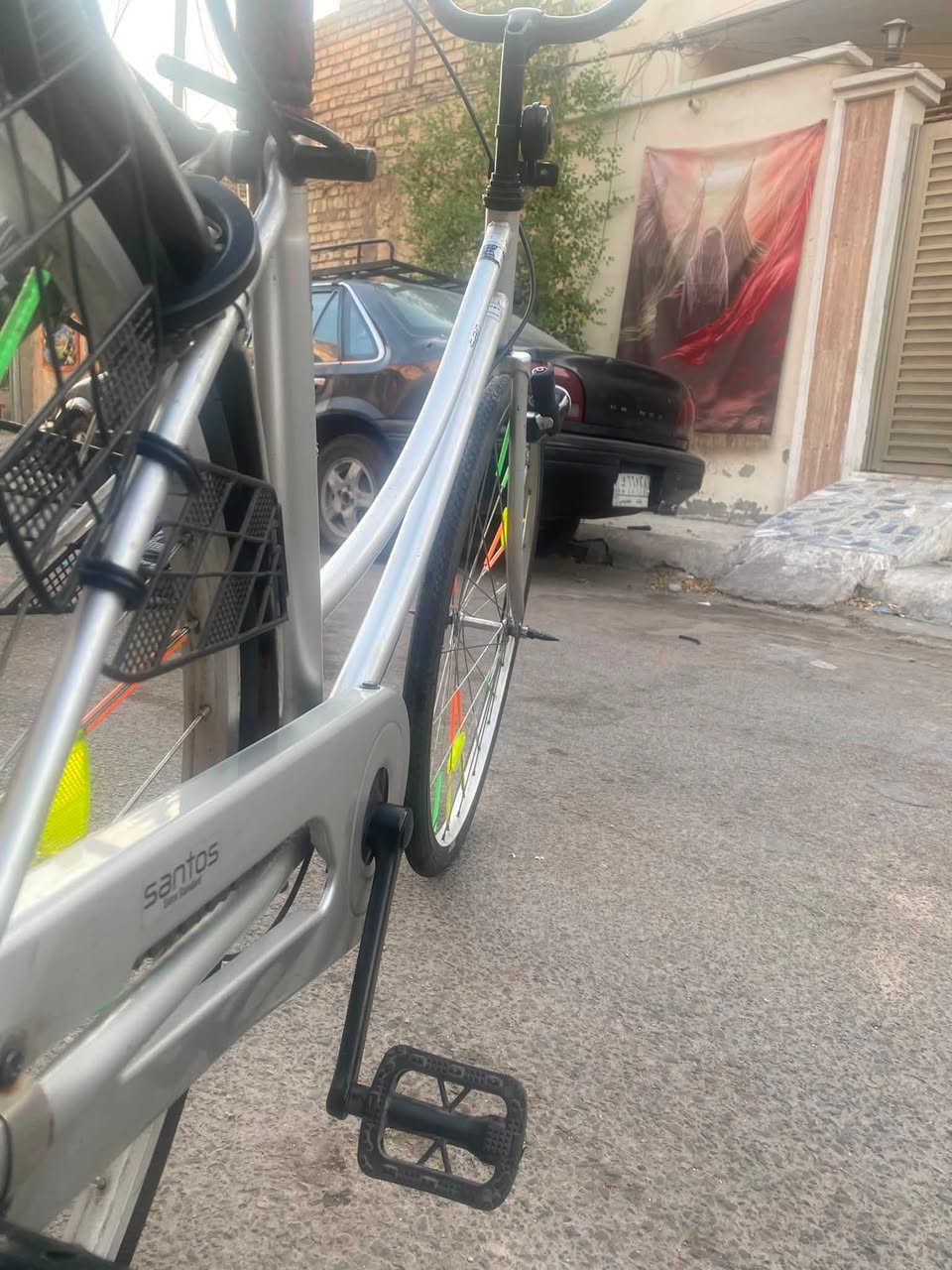 السلام عليكم بايسكل بناتي حجم 26نضافته فول بس بي شخوط بل ماشه الرقم ***********العنواب مدينه الصدر الحبيبيه
