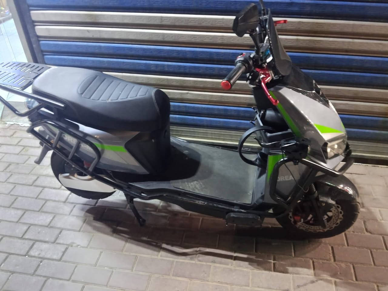 الاسم / تايغر سبورت
وكالة مستر كوريا
6 بطاريات 
72 فولت 
ملف 2500w
4نمر 
السرعة القصوة تقرة 100 الحقيقي (75 وشوية اكثر) على تطبيق ويز
 
كهربائيات حساسات كلها شغالة والكفر نظافة 100% 
استخدام 6 أشهر دراجة حيل نظيفة
السعر 750 وبيها مجال بسيط 
ملاحظة...اسأل على سعرها بنفس المواصفات وشوف
التصال على رقم ***********بيك خير وتدلل🤍
