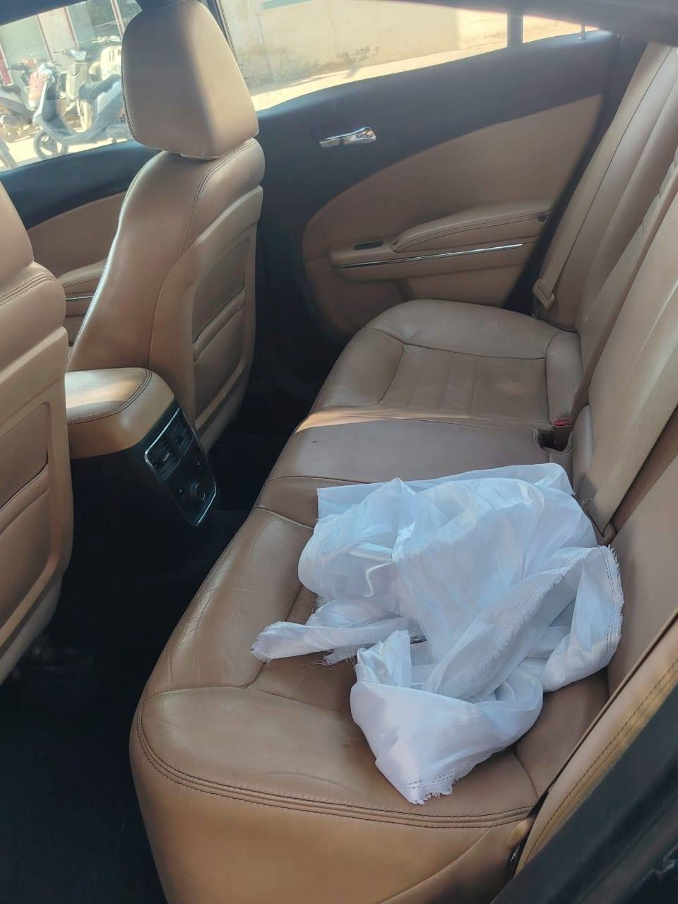 السلام عليكم
شارجر ١٤ خليجي فول مواصفات

السياره كفاله من الكص

مكينه ٣٦٠٠ كير طياره

سياره جاهزه على آخر حبايه

السعر ٦٨ وبيها مجال

***********
