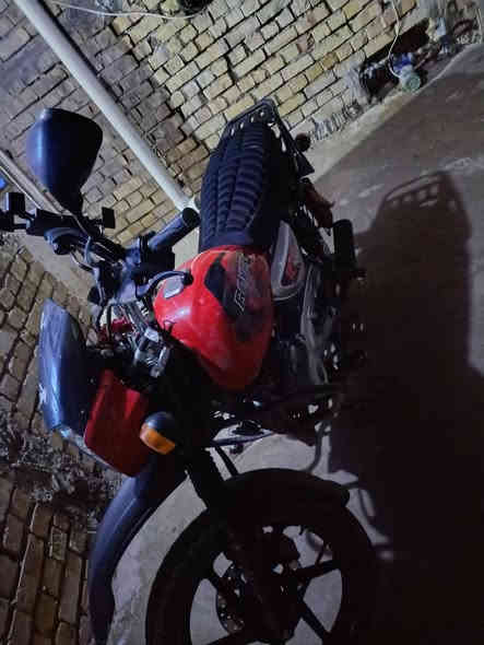 السلام عليكم 
دراجة بوكسر موديل 2021
نازلة بال 2022/1/10
مجفتة شركة دراجة ناعمة كلش وحلوة  دهن كله امزويل 
بأسمي تحويل مباشر 
سعرها مليونين وبيها مجال بسيط 
غير متواجد خاص 
فقط اتصال 
***********
