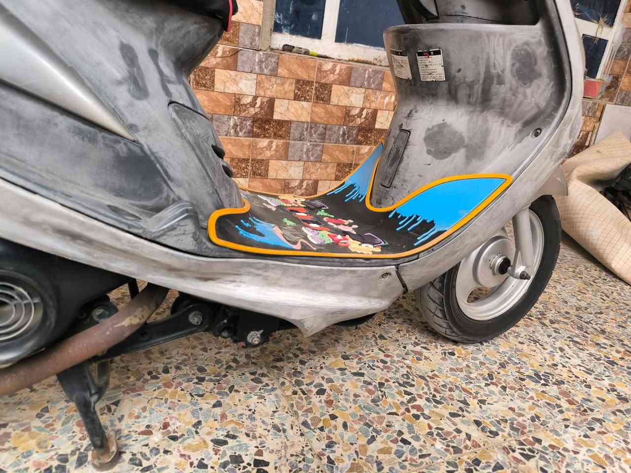 سلام عليكم دراجه قجمه للبيع دراجه نضيفه ومامتعوبه دراجه مال حاويه طالعه من الحاويه ب2025/10/29 دراجه نضيفه وجديده ومعدل وشلعه خير من الله. دراجه تعبان عليها ومتواجد فيس وتساب 
العنوان (البصرة قضاء المدينة حي الشهداء)
الرقم (***********)
السعر مليون 50 وبيها مجال
