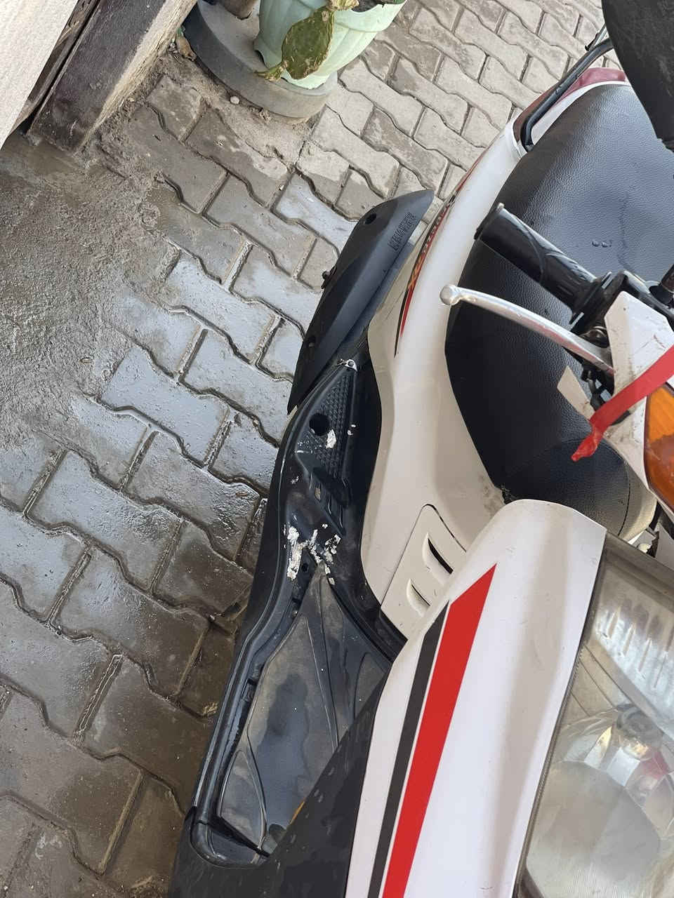 دراجه بريز نضيفه مجفته وكهربايات كلهة شغاله سعر500وبيه مجال بغداد الغزاليه شارع ضغط ***********
