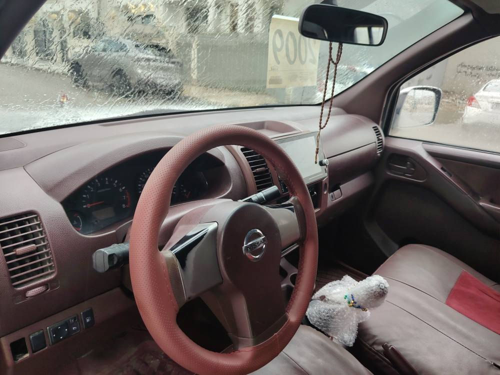 نیسان نەڤارا مۆدیل2009 سەیارک دووپەڵە بۆیاخی هەیە لەگەڵ دوو جی ساردە کوت سەیارک گیڕو مەکینەو تەق وڕەقی گشتی بەشەرتە لۆکە ڕەقم و سنەوی تا2029تازیە تحویل و وەکالەبەشەرتە کۆبۆن بەنزینی هەیە سەیارک زۆر زۆر پاک ماوتەوە لە هەولیرم نرخیشی90$ وەرەقە وتۆزی مجال ژ.م*********** أربيل, العراق
