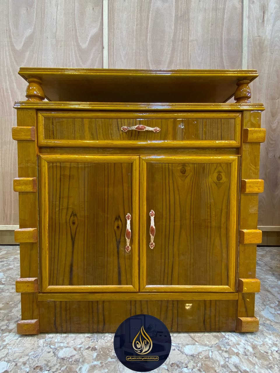 موديل مسرح الياسمين 

نجارة عراقية 100‎%‎

ضمن وجبة الدرجة الاولى 

السعر مليونين ونص فقط

غرفة 6 ابواب طابقين ملحق

وجه الكنتور صاج طبيعي 5ملم

داخل الكنتور صاج طبيعي 4ملم

القاعدة الارضية بلوك بورد

ارتفاع الكنتور 270سم

عرض الكنتور 360سم

عرض الكنتور مع زاويه الملابس 455سم

السعر 2500 فقط

شركة الشلاهي للأثاث العراقي 

العنوان محافظة واسط قضاء العزيزية قرب كراج بغداد 

خدمة التوصيل والشد مجاناً الى جميع محافظات العراق

خدمة الصيانة ما بعد البيع لمدة سنتين مجاناً 

***********

***********
