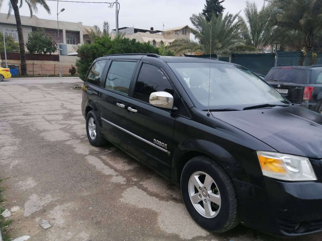 السلام عليكم للبيع دوج كرفان موديل 2010 فول فول 
مكينه3800
دبل فرس تايرات جدد تبريد 3قطع رقم نينوئ 
انكليزي مكاني موصل السعر 125وبي مجال
***********,,,,***********
