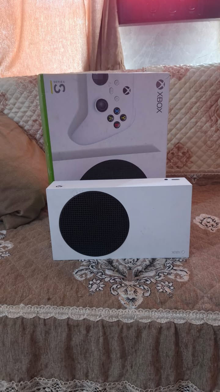 السلام عليكم جهاز أكس بوكس سيريس أس 
نظيف كلش أستخدام قليل وويا أشتراك كيم باس شهر


**إذا كنت صاحب هذا الإعلان وتريد حذفه لأي سبب، رجاءا أرسل رسالة إلى الدعم الفني**