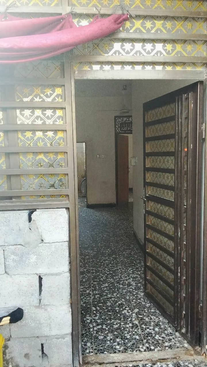 توكلنا عل الله بيت مستعجل عل بيع اخوان رجاءن بس المشتري يتصل متوازي عل بيع بسعر بلاش جنت عارض البيت 55 اوهسه قفله 45 اخوان مابيع قصد ولامدة ابيع نقد رجاءن بدون احراج تفاصيل البيت زراعي سند 23 البناء بلوك ركن مساحه 95 صب مسلح البناء صارله فتره من كمل جديد العنوان حي الرئاسه مال معلمين قرب مجمع 400 قرية الشهيد نعيم او قرية ناجي بيهه اسمين 3فرع من جهة 400 للاستفسار الاتصال *********** اخوان اليريد ايشوفه البيت ينطي كلمه اويجي او رجاءن بدون وعود كاذبه
