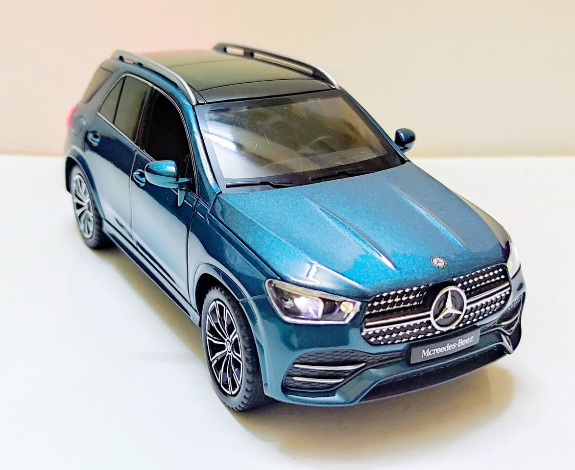 هذا المجسم المعدني لسيارة مرسيدس بنز جي إل إي (Mercedes Benz GLE 350) مقاس 1:24 تحفة فنية مصغرة تتميز بتفاصيل واقعية دقيقة، أبواب قابلة للفتح، وإضاءة ومريات ضم وكلاس وصوت موتور 
للتواصل على الخاص او اتصال واتساب /01006962258
#ماكيت_كار
#ماكيت_سيارات
#مجسمات_سيارات
#سيارات_مصغرة
#ماكيت
#ModelCars
#Diecast
#DiecastCars
#ScaleModel
#CarModel
#MiniCars
#CarCollectors
#هواة_السيارات
#عشاق_السيارات
#ClassicCarsModel
#SuperCarsModel
#ماكيت_سيارات
#مجسمات_سيارات
#سيارات_مصغرة
#ماكيت
#ModelCars
#Diecast
#DiecastCars
#ScaleModel
#CarModel
#MiniCars
#CarCollectors
#هواة_السيارات
#عشاق_السيارات
#ClassicCarsModel
#SuperCarsModel


**إذا كنت صاحب هذا الإعلان وتريد حذفه لأي سبب، رجاءا أرسل رسالة إلى الدعم الفني**