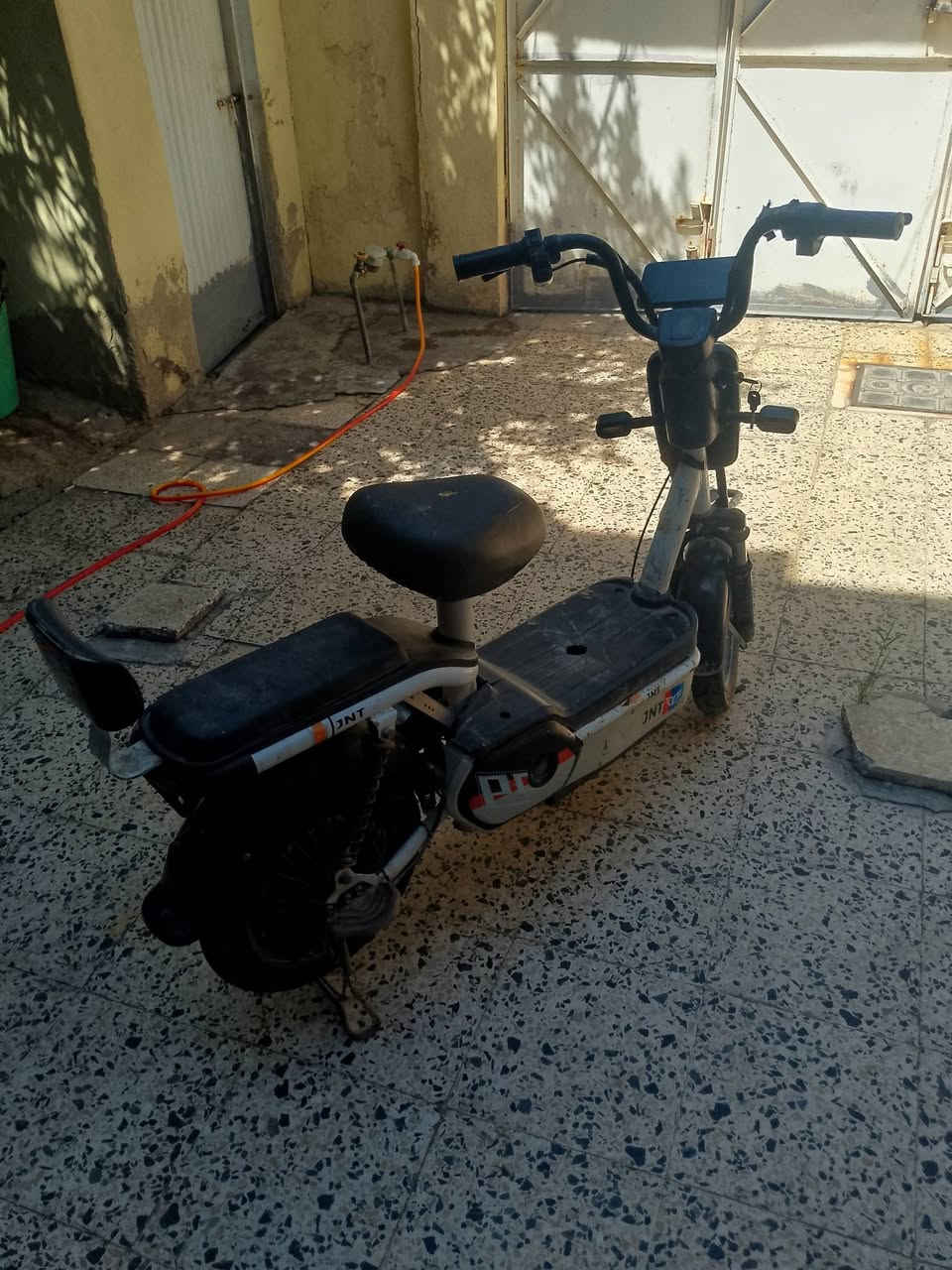 ماطور شحن بدون بطاريات يحتاج ترتيب السعر 70 وبي مجال.
*********** بي واتساب.

***********
