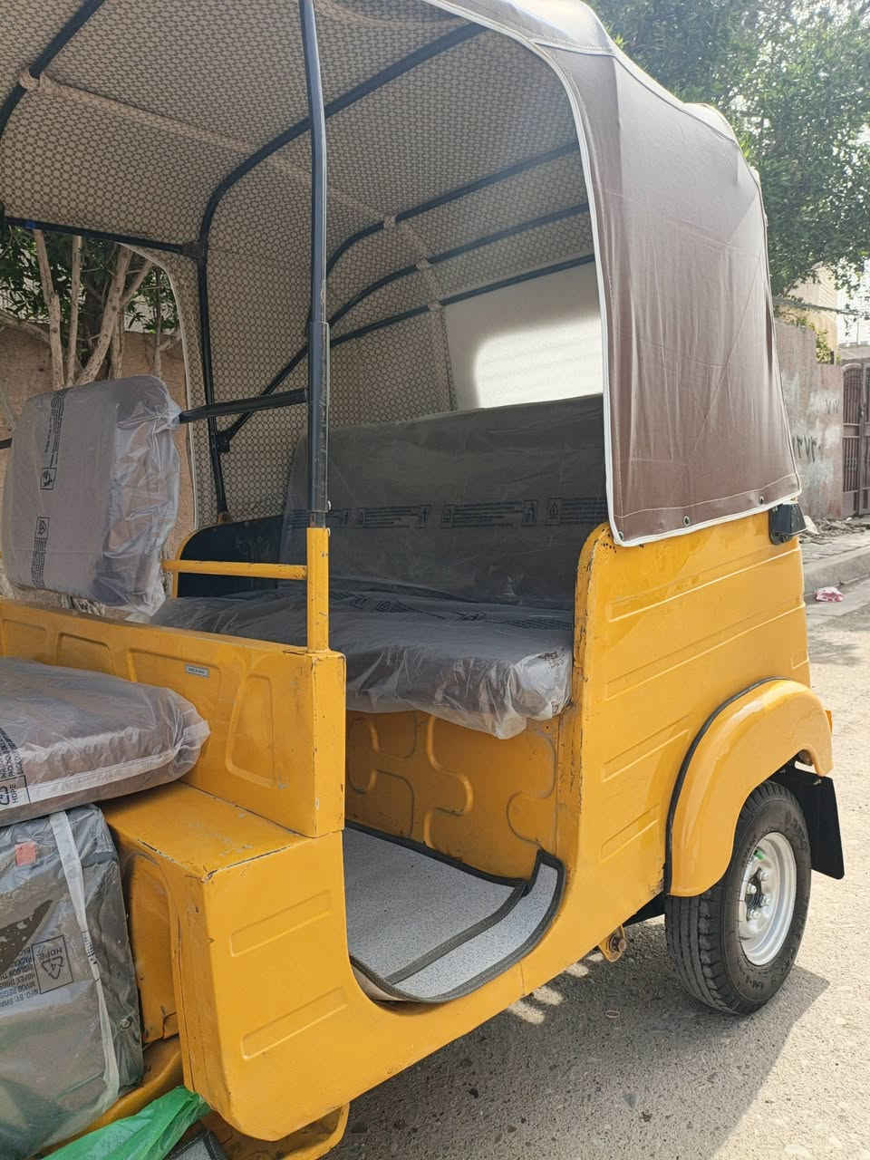 سلام عليكم تكتك للبيع موديل 2020شهر12رقم وسنويه تحويل ثاني يوم العنوان بغداد جسر ديالى القديم ***********
