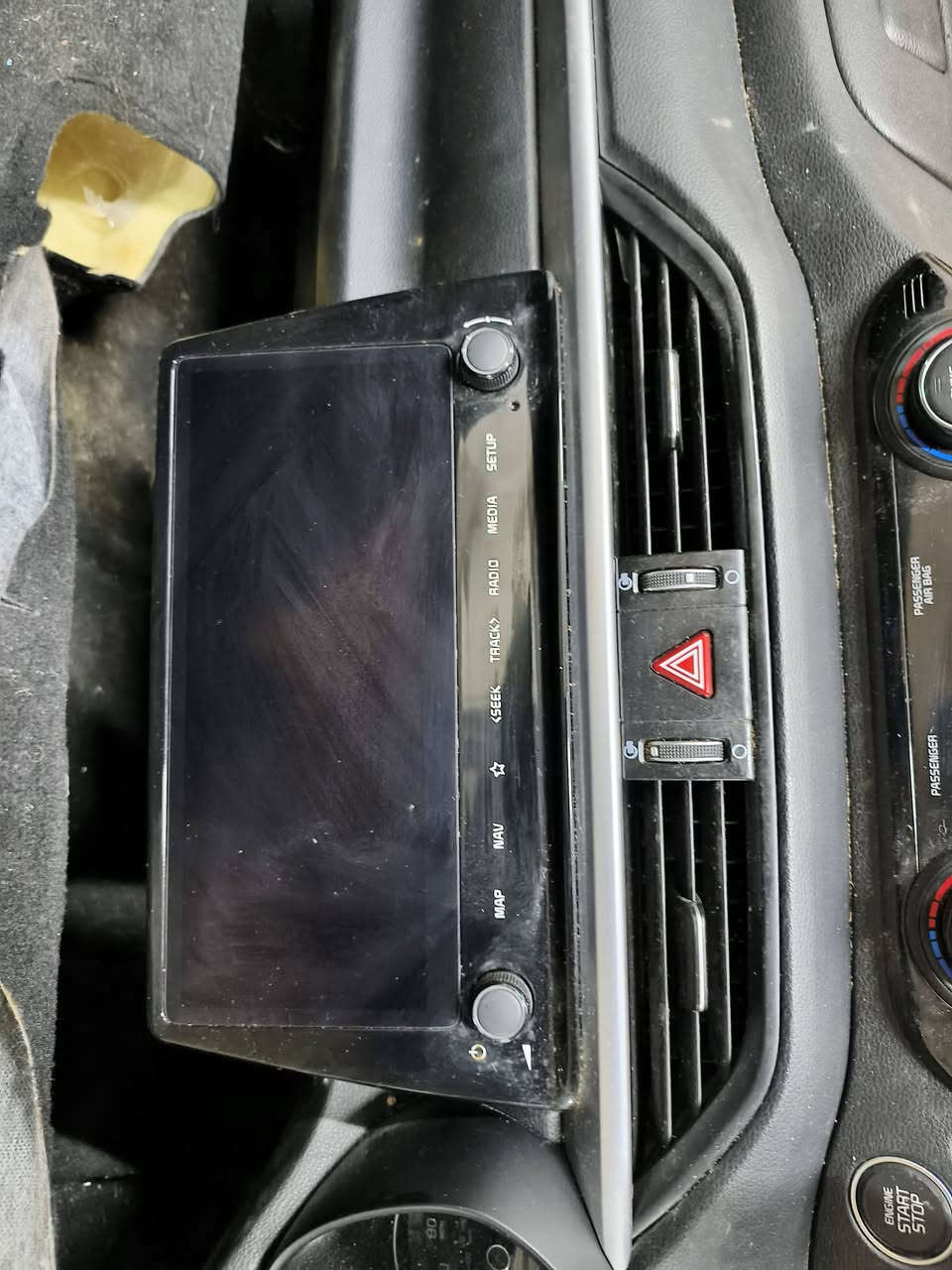 السلام عليكم يوجد جميع انوع دشابيل فورتي مع كل ملحقاته وانوع الرادار و لشاشه الاصلي تفصيخ وارد أمريكي وانوع من سيارات الكوري كياصول سيلتوز اكسنت كونه***********
