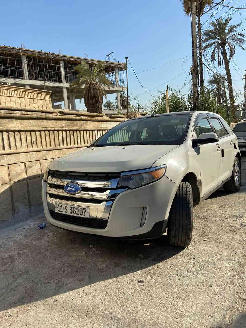 العنوان: فورد إيدج 2013 - أبيض صدفي - بانوراما - SEL
تفاصيل السيارة:
​الموديل: 2013. 
​اللون: أبيض صدفي (ميتاليك) مميز جداً.
​المحرك: 6 سلندر، المحرك و (الكير) بحالة ممتازة جداً (بضمان الفحص).
​المواصفات:
​فتحة سقف: فتحتين (بانوراما) 
​الكراسي: جلد أصلي 
​التبريد: قطعتين، 
​النظام: تحكم ستيرن، مثبت سرعة، وشاشة معلومات.
​حالة البدي والضرر:
​الحادث: حادث بسيط جداً ومصلح تصليح درجة أولى طخه كد شبر بلجاملغ الامامي  ممصلحه موضحه بلصور (السيارة بمنظر عام جداً حلو ومرتب).
​الصبغ: اماكن تكحيل فقط 
​
​السيارة مسويلها إدامة كاملة، صدر نظيف، وتواير بحالة جيدة.
​الكير والمكينة بشرط الفحص (وين ما تحب تفحص).
​السنوية والتحويل: [ السنوية جديدة، والتحويل مضمون].
​السعر: [123$] (وبي مجال للشراي).
​المكان: [بغداد الكرخ ]
للتواصل: [*********** ]
