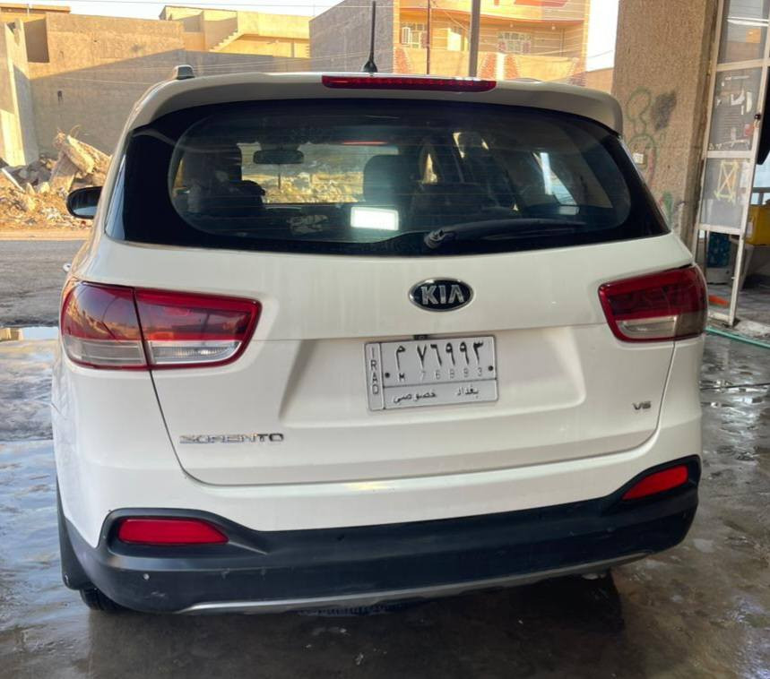 سلام عليكم للبيع سورنتو خليجي 
موديل ١٧ سعر ١٤٨ بيه مجال 
فول مواصفات 
سياره مصبوغ عام بدون شواصي او لغود
استفسار اتصال ***********
