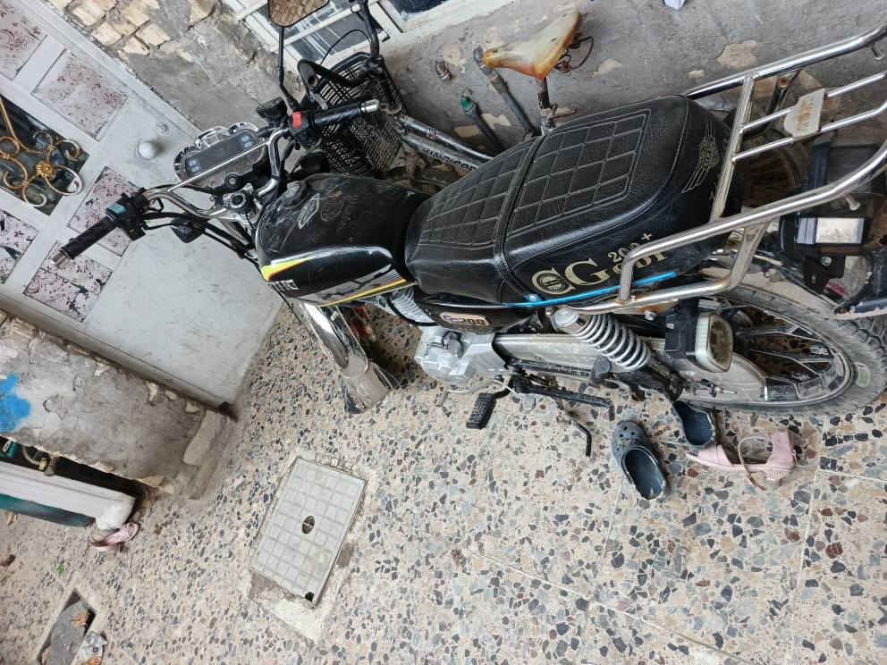 دراجه لبيع موديل 25 دراجه مكفوله من اي شي دراجه نقصه جم شغله بصيطات ومحركه ما مفتوح ولا ممدوده علي اصبانه سعر الدراجه 750 وبيه مجال لشراي يتصل. ويدلل ‏‪***********‬‏
