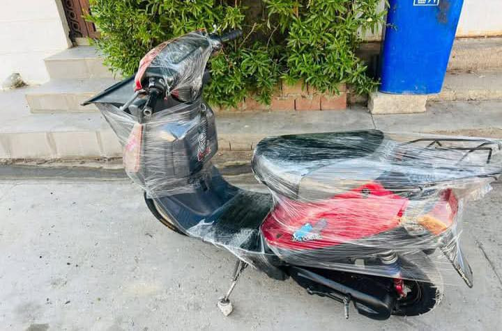 السلام عليكم
📍دراجه للبيع نوع ياماها

📍المميزات

1-كهربائيات كامل شغال
2-بريك امامي خلفي
3-تخم تايرات جديد
4-سلف شغال 
5-بطاريه جديد
6-كفرات نضيفه
7-شاصي مابي قطره لحيم 

📍السعر:250الف وبي مجال للشراي

📍للتواصل والاستفسار 
رقم الهاتف:***********
ويوجد تواصل خاص ايضاً
