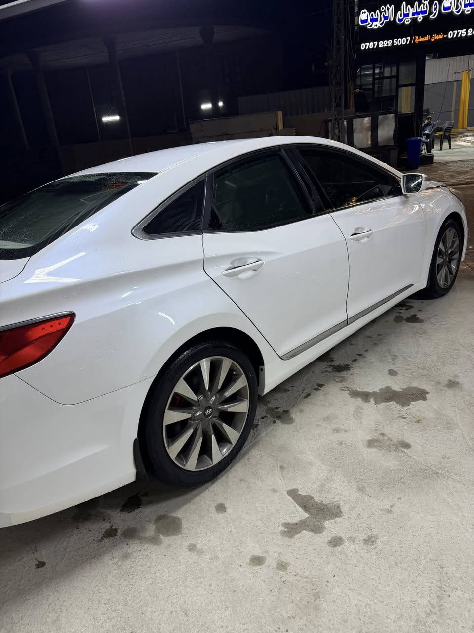 سلام عليكم
هونداي ازيرا 
موديل 2015
فول مواصفات عدا فتحة او بصمه 
6سلندر  3000 مرغوب 
كشن جلد 
تحكم استيرن 
لد نهاري 
مري قلاب كهرباء + اناره 
اشاير مري 
تبريد لمس 
تبريد قطعتين 
تدفئه مقعد امامي
داخل بيجي  وصاج
بردات بيبان + خلفي بلاد
حساسات امامي خلفي 
ويل جبير 
صدر امامي خلفي جديد 
تخم تايرات جديد 
شرط تحويل 
سياره مكفوله بيهه كرت برأس جاملغ فقط  
سعر135 وبيهه مجال بسيط
الرقم ***********
