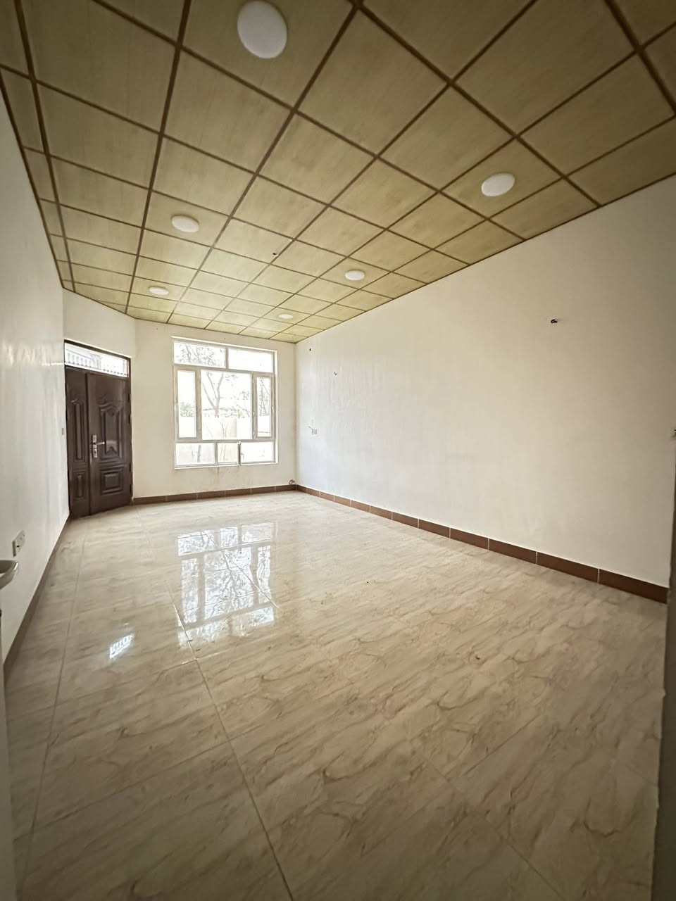 بيت للايجار حي رمضان خلف محكمة 🔥
طابقين  3 غرف نوم صحيات جوه وفوك
البيت كلش مرتب  خط مولد كامل السعر 300 الف قفل للاتصال ***********
