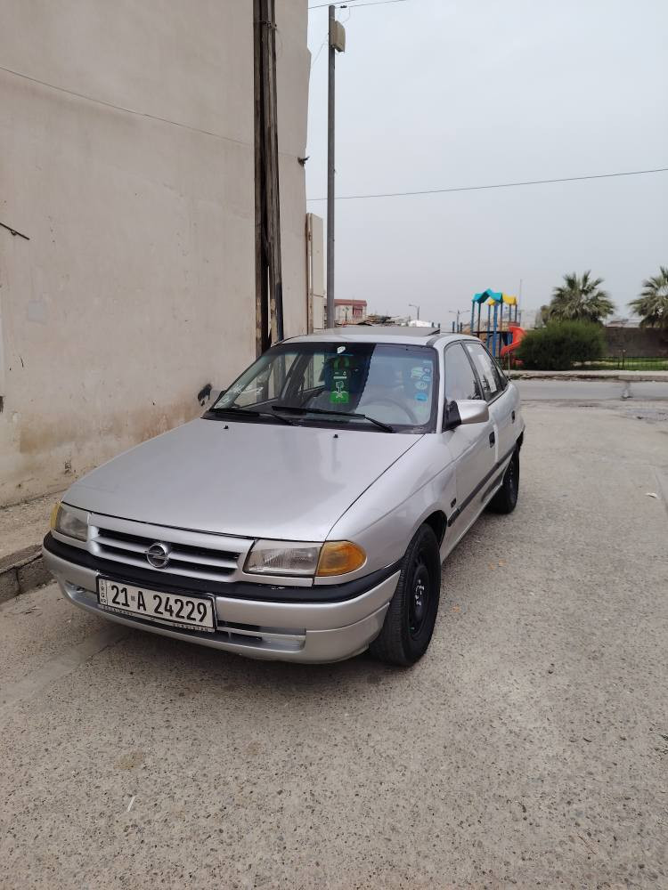 اپل استرا 1993 مەکینە 16 سنوی ساڵێکە بەسرچوە دەفتر بانزینی هەیە بێ لێدان بۆیاخ عام  بۆ جوانی تاخم پێش و دوا بەشەرت سلایت جام کارەبای پاوەر ABS سعر 47 مجال *********** كركوك, العراق
