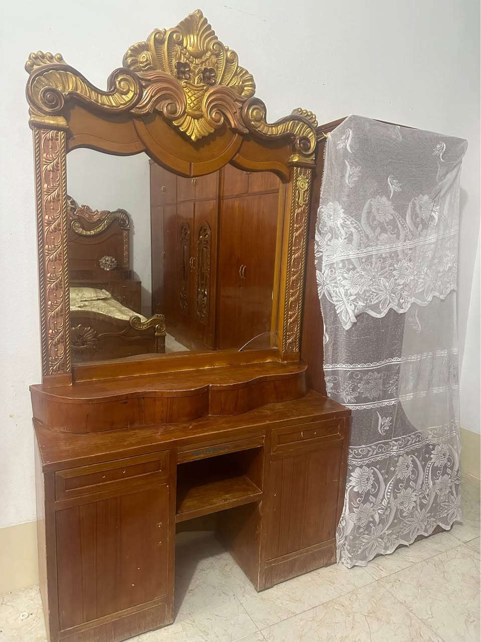 السلام عليكم غرفه صاج سوري نجاره عراقيه درجه أولى نضافه فول اخو الجديد كنتور ٦ بوب كبير سعر 600 عنوان ديالى بلدروز *********** بلاد رز, ديالى
