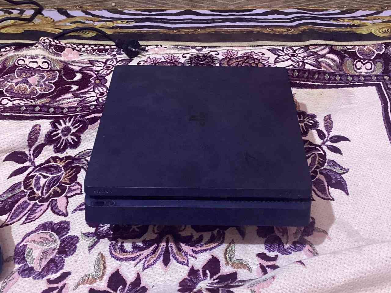 السلام عليكم 
بلي 4 مهكر نضام 12/52 لوك ستيكر ✅
يجي وياك كارتون كيبلات كامل ✅
ويجي ويا 2 جويستك واحد  اصلي مالته وثاني تجاري ✅
توصيل ماعدي مكاني بغداد مدينه الصدر داخل  🚚
سعره 220 وبي مجال بسيط لشراي ✅


**إذا كنت صاحب هذا الإعلان وتريد حذفه لأي سبب، رجاءا أرسل رسالة إلى الدعم الفني**