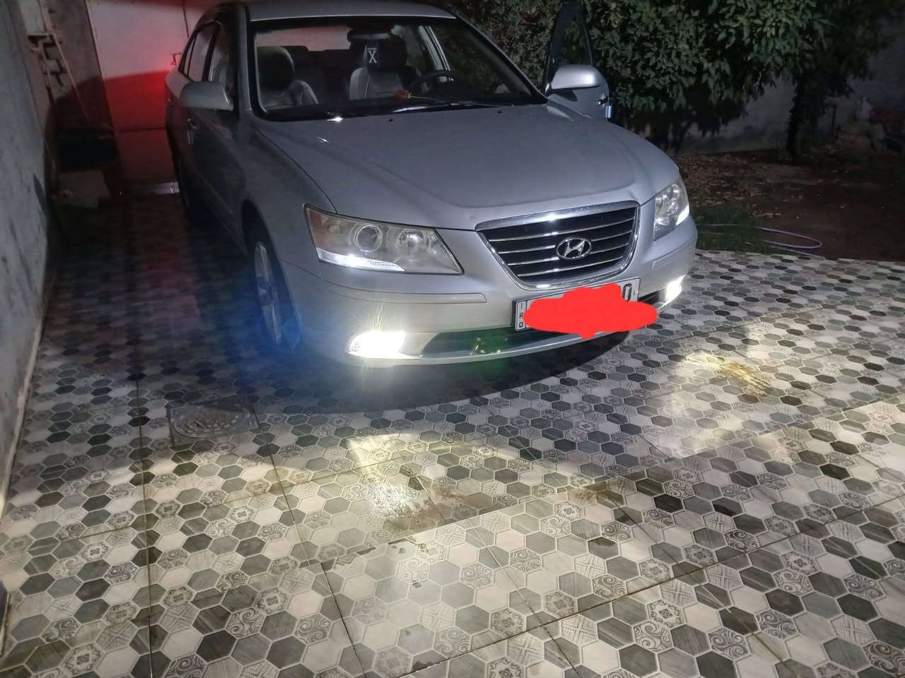 السلام عليكم للبيع سوناتا وارد امريكي رقم صلاح الدين انكليزي بسمي مكينة ٢٤٠٠ قبل ٣ اشهر شديتها مال كصة خمسة برغي شرط تبريد تدفئة كير صدر امامي وخلفي تايرات جدد مشط ستيرن مال كصة جديد السيارة مال جناي متعوب عليها ماتصرف عليها كلشي الضرر قبغ الجنطة مبدل اصلي اوبيها مكانات بارد بسيطة جدن ٣ مكانات السعر ١٢٠ اوبي مجال حك الجية او مراوس فقط كورلا حديث يعني ١٧ او ١٨ التواصل على هذا الرقم ***********
