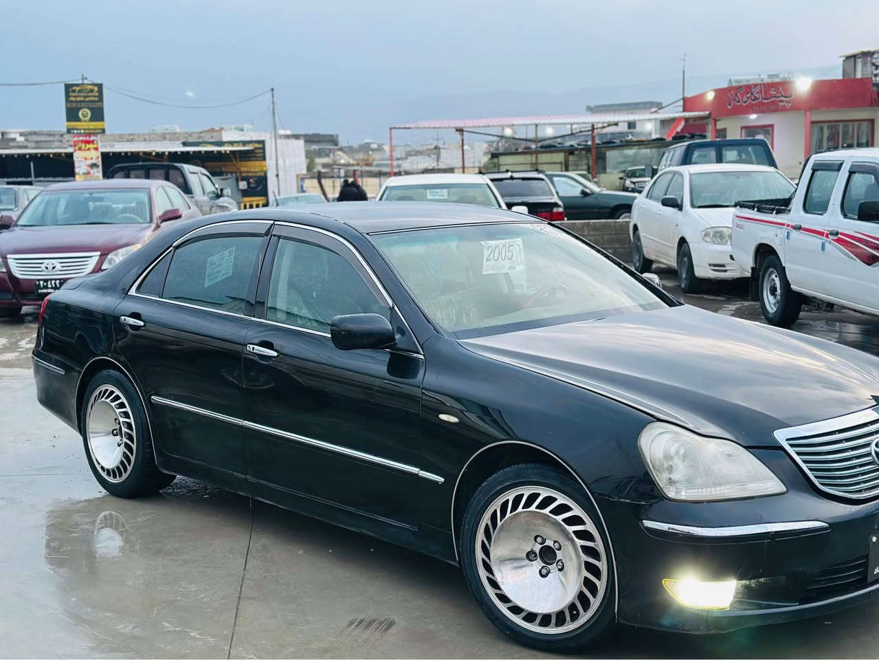 تويوتا ماجيستا مووس مووس
مؤديل ٢٠٠٥   ٣پارچه بؤياخي ئه وروپا
بيلاد(ABS)
بيده عم و ليدراو
گيرو مه كينه و كاره بايي به شه رت
فوول مواسه فات 
جلدو هيته رو سيپه رده وسه لاجه و مه ركه زي
چوار ويلي تازه ي له ژيرايه
سعري كؤتايي ٥٢ گه لايه
ژ.م/***********
ژ.م/*********** السليمانية, العراق
