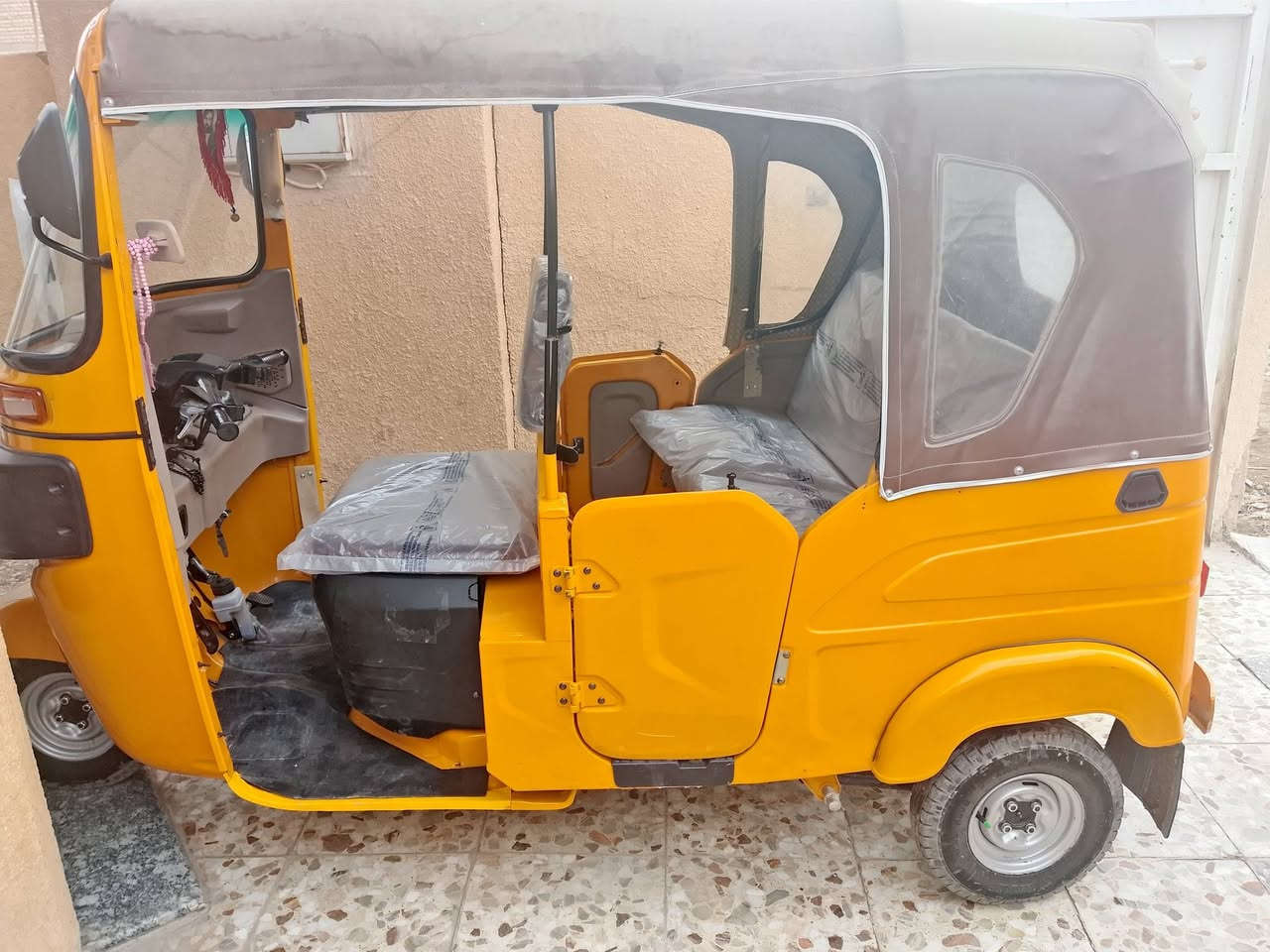 السلام عليكم تكتك لبيع موديل 2022
شهر 9 تكتك بيها ضربه مئأشر عليها والباقي كفالةة محرك علئ وضع الشركه سعرها 8800 وبيها مجال بسيط مكاني بغداد التاجي سبع البور رجأأ المو شراي لا يكسر بيها 🤍***********
