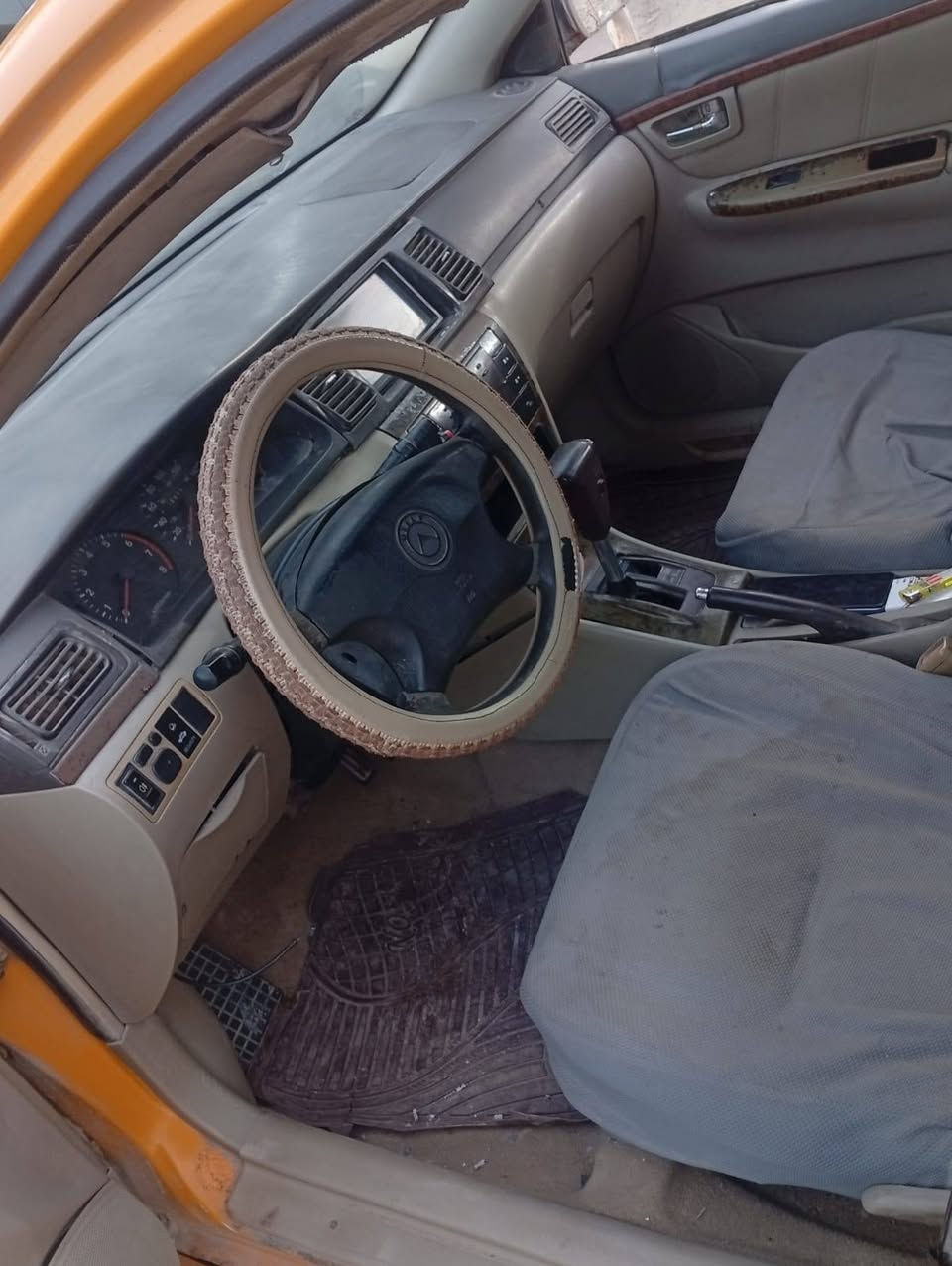 سلام عليكم جيلي مديل 12 كير ومكينه حداديه جدد كهربايات كله شغاله سياره جاهزه كبل  لشارع تريك وين ميعجبك رقم الماني مصفره هيئه وغرامه تحويل ثاني يوم السعر 21 وبيه مجال رقم المبايل ***********
