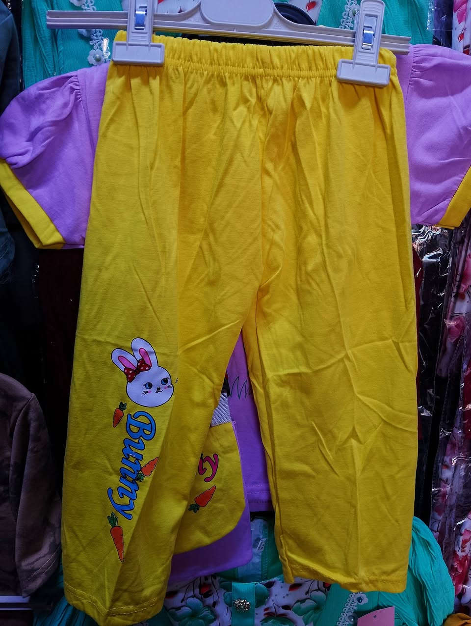 تراك بناتي قياسات 17-18-19-20يلبس من 3الى 8 سنه خامه فانيلا قطنيه سعر القطعه 5.000يوجد توصيل لجميع المحافظات


**إذا كنت صاحب هذا الإعلان وتريد حذفه لأي سبب، رجاءا أرسل رسالة إلى الدعم الفني**