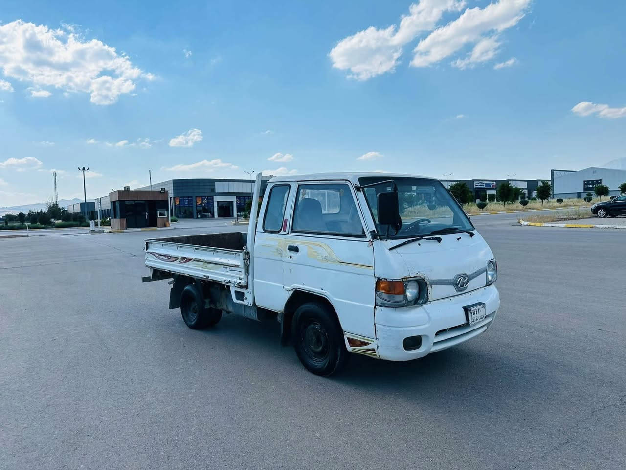 کیای دوتەنی
گێر مەکینە ئەکسل بەشەرت
سەرتا بەناوی خودا
ئارمی ئاسایش بەشەرتی ئەلیات 
سەیارەی کیا مودیل ١٩٩٥
گێرو مەکینە ئەکسل بەشەرت
کارەبای گیانی تەقەورەقە بەشەرت
تایەیو پاتری لوک کراوەتەسەری
گەرمی مەزبووت جام کارەبای
نرخی ٢٠ گەڵا 
ناونیشان سلیمانی 
ز.م ***********

