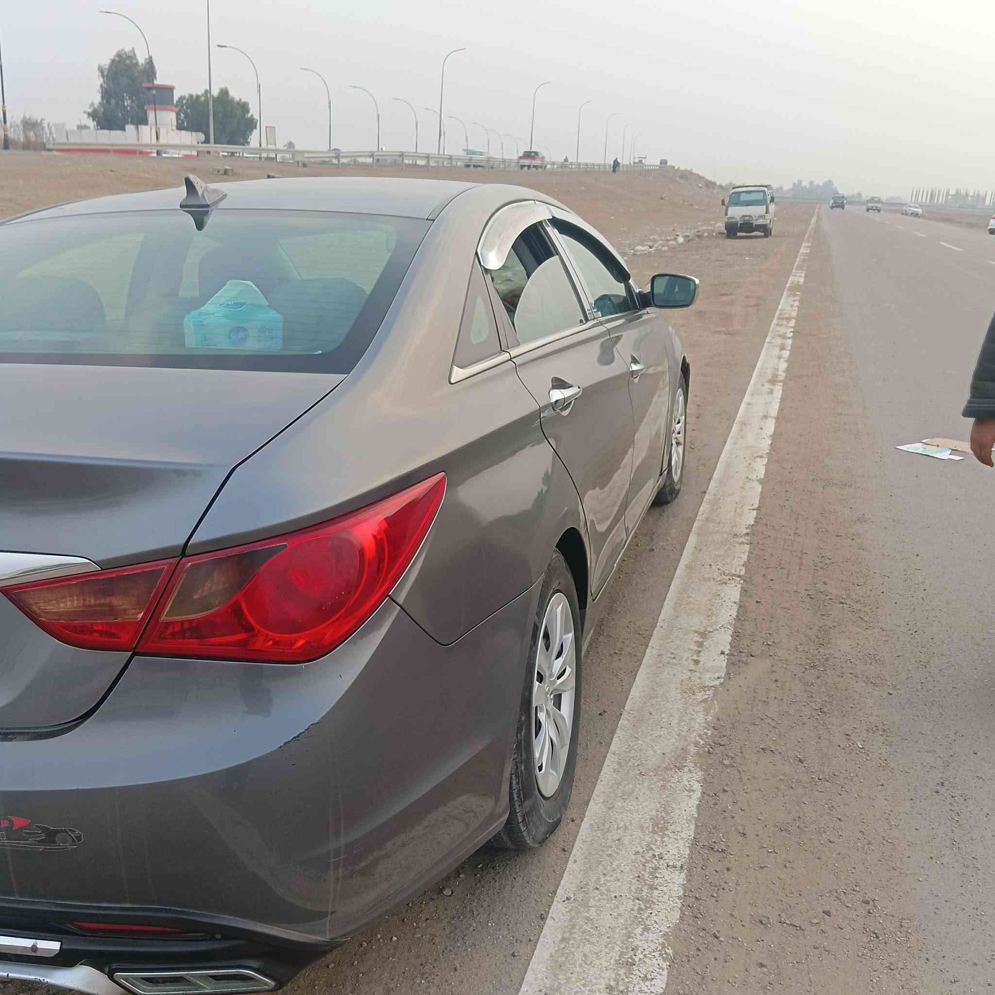 سوناتا 2011 امريكي ضررها جامغ امامي والباقي مكفوله سياره جاهزه مابيها اي نقص مكان السياره بغداد ابو غريب ***********
