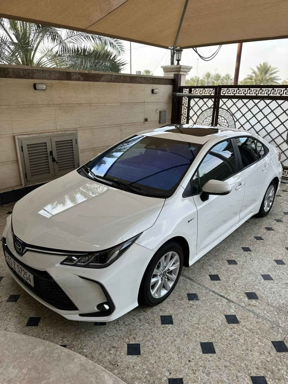 السلام عليكم ….
للبيع تويوتا كورلا هايبرد صيني 2025( شكل الخليجي ) مكفولة
سلايد روف
جلد اصلي لون اسود 
كرسي كهرباء 
ويل كبد 
سبايدر اصلي 
شاشه + كامرة 
هاند بريك بصمة
رادار امامي ( توقف ذاتي ) + تحديد مسار 
اضائة ليد + زينون 
تبريد قطعتين ( امامي + خلفي ) 
اشاير بالمري
اضافة الى الجام عازل حراري + الجامة الامامية بولورايز
السعر المطلوب 16000$ 
للاستفسار الاتصال بـ مهند ***********
